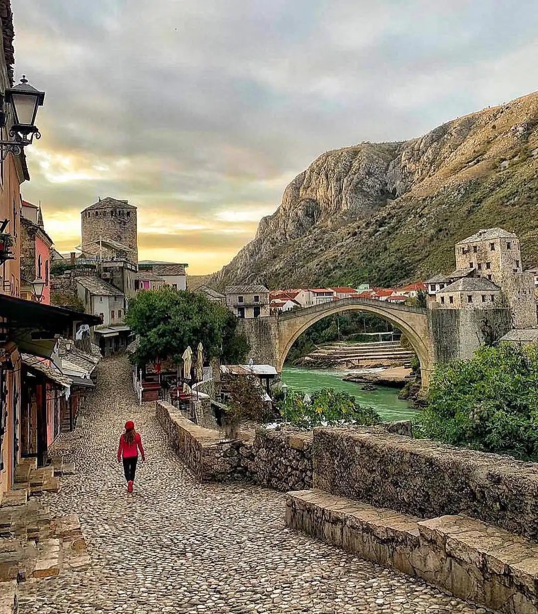 Old bridge at dawn, Mostar